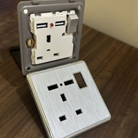 فيش USB فضي 13 امبير MRضمان 25 سنة