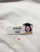 بروش تخرج أكريلك بالاسم والصورة