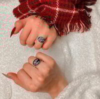 خاتمين كبلز فضة خالصة بفص أونيكس وتخصيص الاسم