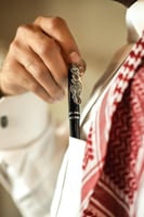 قلم فاخر باسم – نقش فضي أو ذهبي حسب الطلب