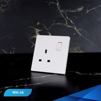 فيش 13 أمبير مع مفتاح بيانو أبيض خشبي