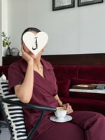 بلوزه سكراب طبي نسائي | تصميم بليزر رسمي – أحمر (C...