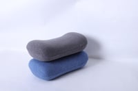 وسادة ظهر -نداف- من الفوم المرن لون رصاصي