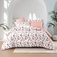 مفرش ديزاير صيفي أبيض وردي برسومات الزهور
