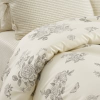 مفرش إنسجام صيفي قطن كريمي فاتح برسومات الزهور