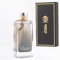 فواحة عطر بالأعواد في حامل زجاجي برائحة نسيم المحي...