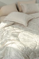 مفرش جوما شتوي فاخر مزدوج مخمل جاكارد كريمي عدد ال...