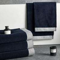 منشفة وسط اسود ملكي