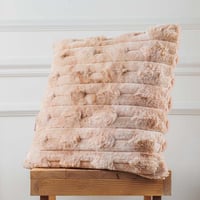 خدادية فرو ناعم محفور بحشوة لون بني فاتح