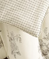 مفرش إنسجام صيفي قطن كريمي فاتح برسومات الزهور