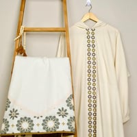 طقم سجادة صلاة كريمي و زيتي عدد القطع 2