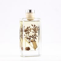 فواحة عطر بالأعواد في حامل زجاجي برائحة البخور و ا...