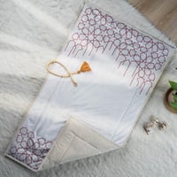 سجادة صلاة أبيض وأحمر مقاس 70x120 سم