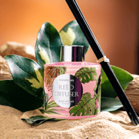 فواحة عطر بالأعواد في حامل زجاجي برائحة الخوخ والب...