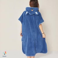 منشفة كابا ريفي بأزرار و غطاء رأس ازرق طقطق عمر 9...