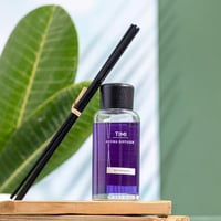 فواحة عطر بالأعواد في حامل زجاجي برائحة البوي إن و...