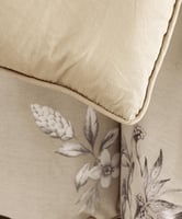 مفرش إنسجام صيفي قطن بيج ورصاصي برسومات الزهور