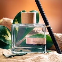 فواحة عطر بالأعواد في حامل زجاجي برائحة الفواكه ال...