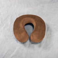 وسادة رقبة للسفر و الرحلات بني