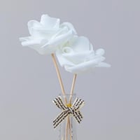 فواحة عطر بالأعواد في حامل زجاجي برائحة عطر المحيط...