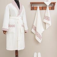 طقم روب أستحمام نومي قطن تركي مطرز كريمي عدد القطع...