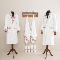 طقم أرواب استحمام آفكو قطن تركي مطرز أبيض و كريمي...