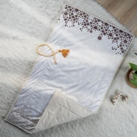 سجادة صلاة أبيض بيج فاتح مقاس 70x120 سم