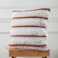 خدادية فرو ناعم محفور بحشوة لون بني فاتح