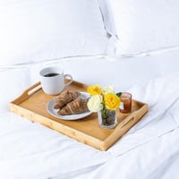 صينية تقديم خشبية بيج بأرجل قابلة للطي 50x30 سم