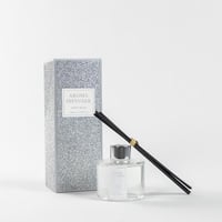 فواحة عطر بالأعواد في حامل زجاجي برائحة المسك الأب...