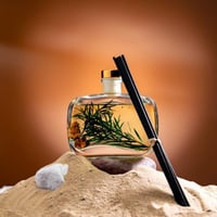 فواحة عطر بالأعواد في حامل زجاجي برائحة الفيرفين و...