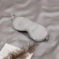 قناع عين للنوم حرير رصاصي