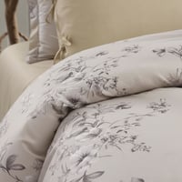 مفرش إنسجام صيفي قطن بيج ورصاصي برسومات الزهور