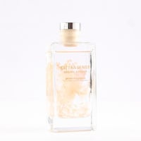 فواحة عطر بالأعواد في حامل زجاجي برائحة الكمثري و...