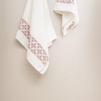 طقم روب أستحمام نومي قطن تركي مطرز كريمي عدد القطع...