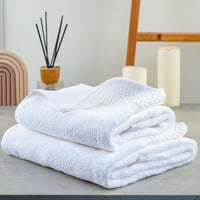 منشفة قطن 100% – مطرز أبيض