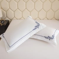 مفرش مزن صيفي فاخر لون أبيض