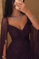 فستان سهره بأكمام طويلة واسعة لون عنابي