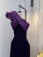 فستان سهرة بكتف مكشوف