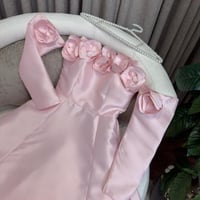 فستان وردي مورد