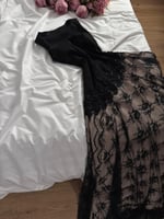 فستان ناعم كت دانتيل موردة لون أسود