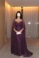 فستان سهره بأكمام طويلة واسعة لون عنابي