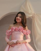 فستان وردي مورد