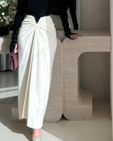 فستان توليفة ملكية أسود وأوف وايت