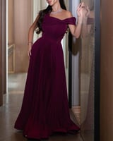 فستان سهرة أنيق بأكتاف مكشوفة