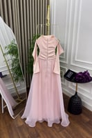 فستان ناعم اوف شولدر بأكمام طويلة لون وردي