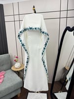 فستان ناعم قطعتين بشال خارجي لون ابيض مطرزة بلون ا...