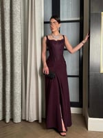 فستان سهرة برغندي بكورسيه دانتيل