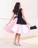 فستان وردي مع اسود