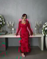 فستان احمر مورد